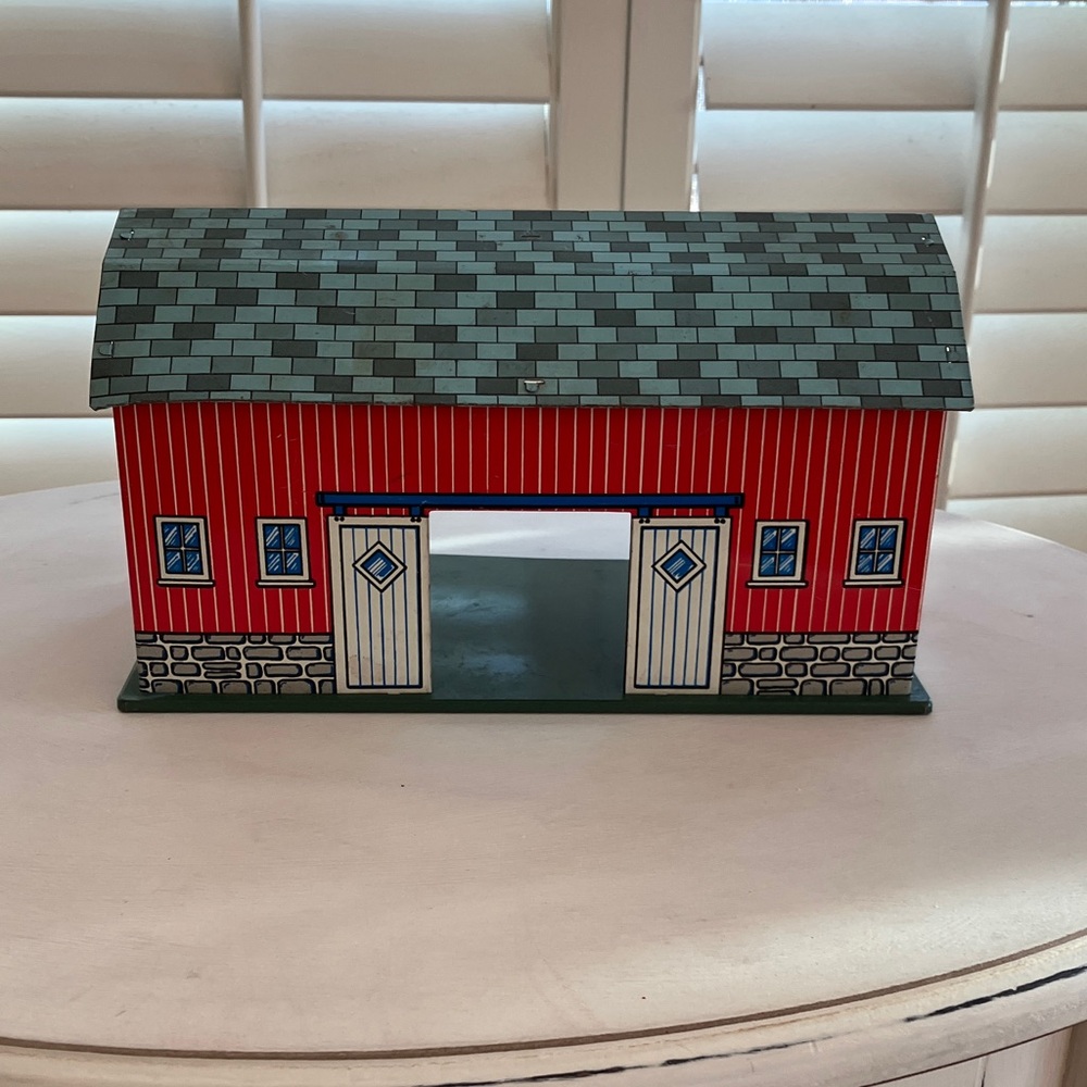 Vintage Ohio Art Tin Farm Animal Lithograph   Barn. Rolling Acres Farm Series